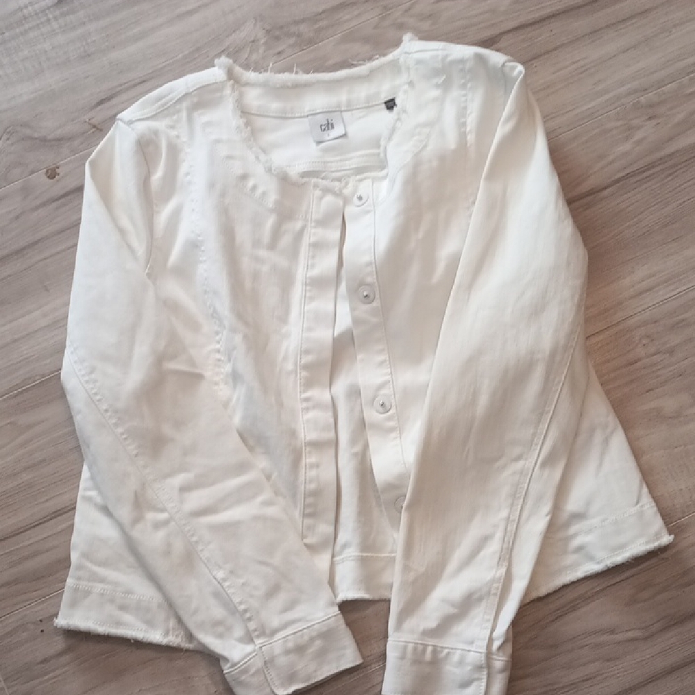 Chic White Button-Up Blouse